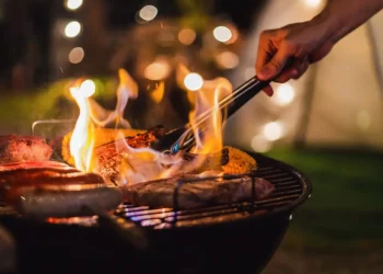 על האש עם אלכוהול